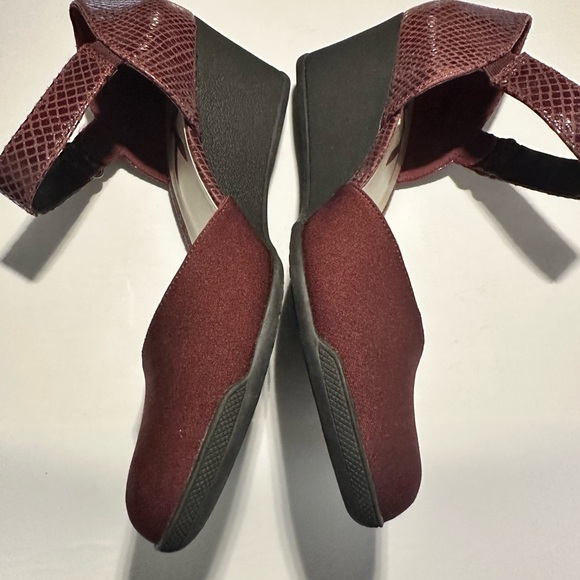 Anne Klein Red Heels with Ankle Strap and Suede Finish - Picture 5 of 12